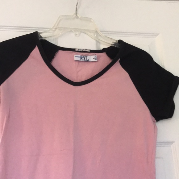 😍NYL Pink & Black Stretch T-shirt - Hot In Pink!😍 - Picture 3 of 4